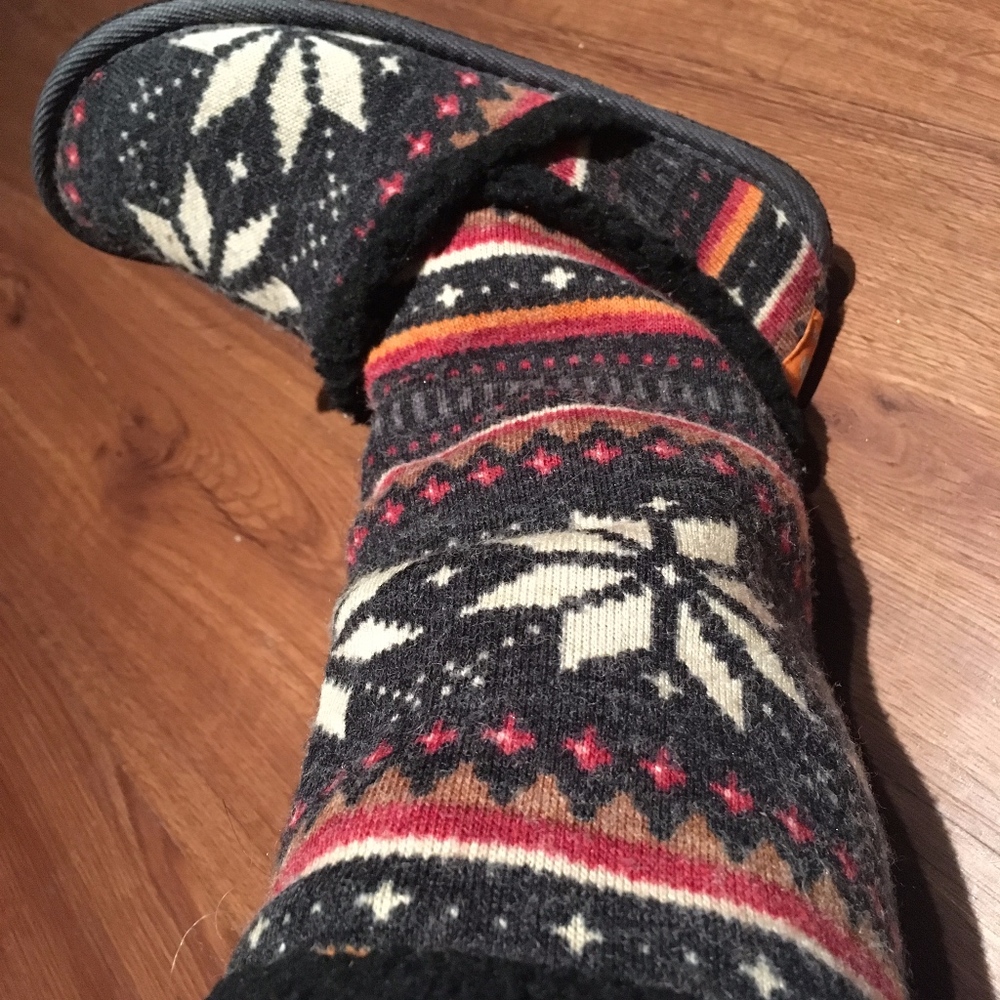 Red and black Rocketdog moccasin boots